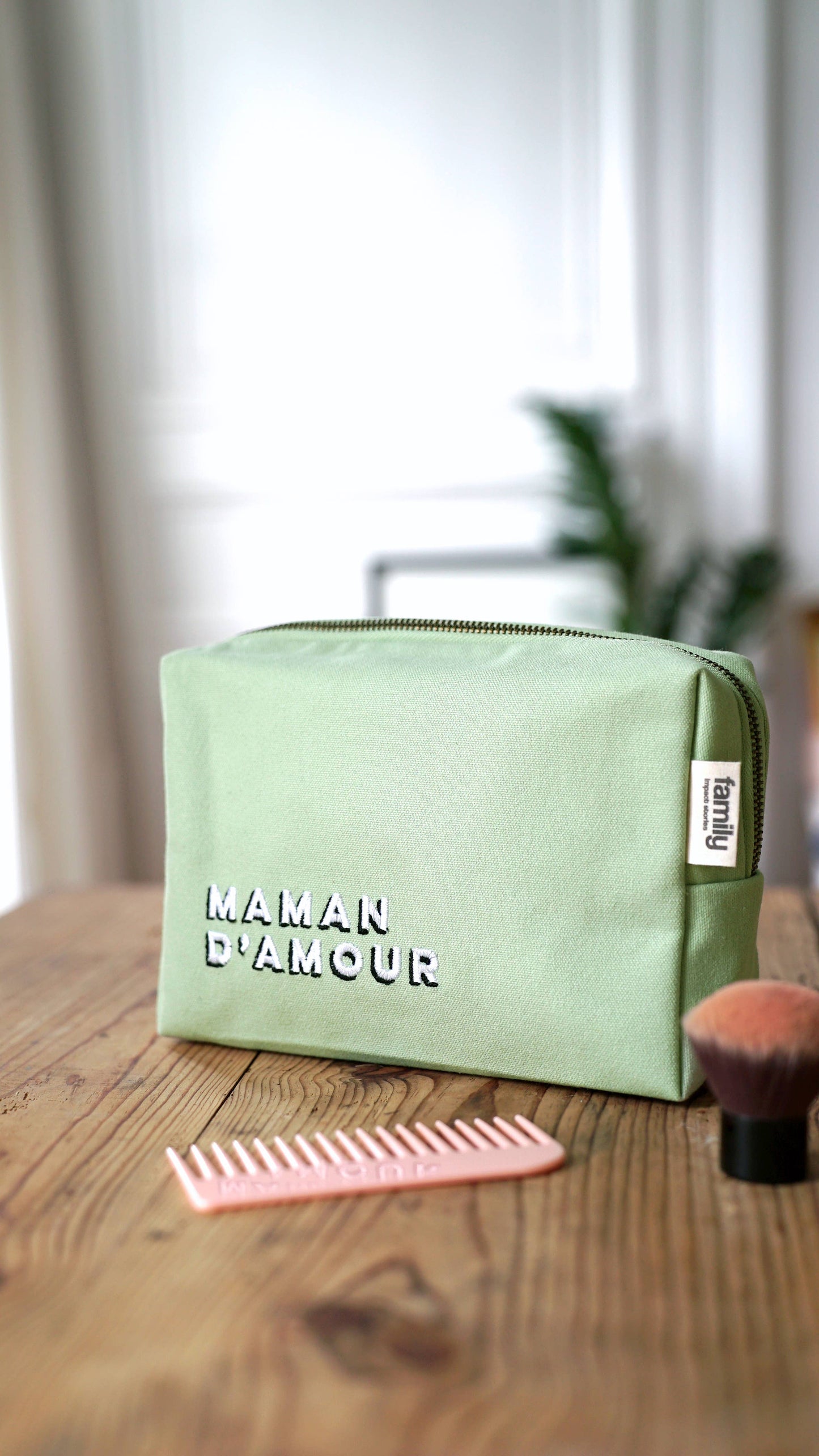 Family Impact Stories - TROUSSE DE TOILETTE MAMAN D’AMOUR VERT D’EAU