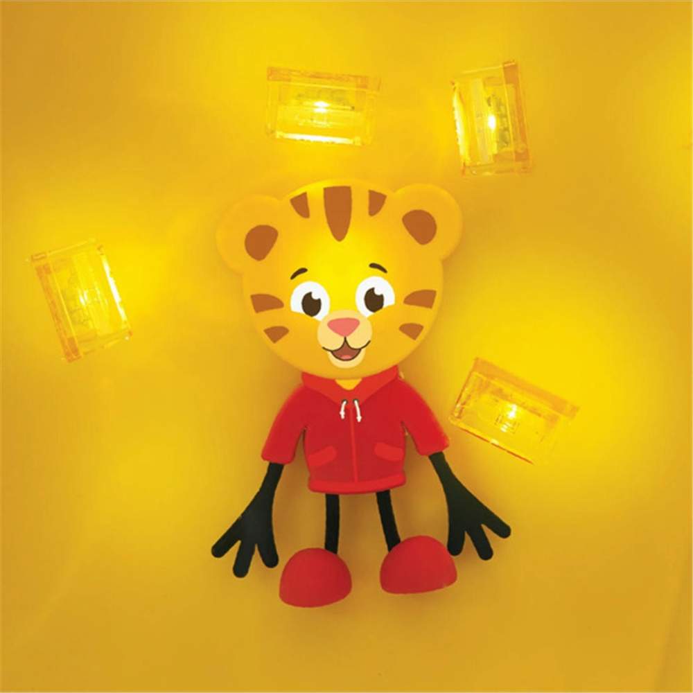 Personnage Daniel le tigre et 2 cubes lumineux