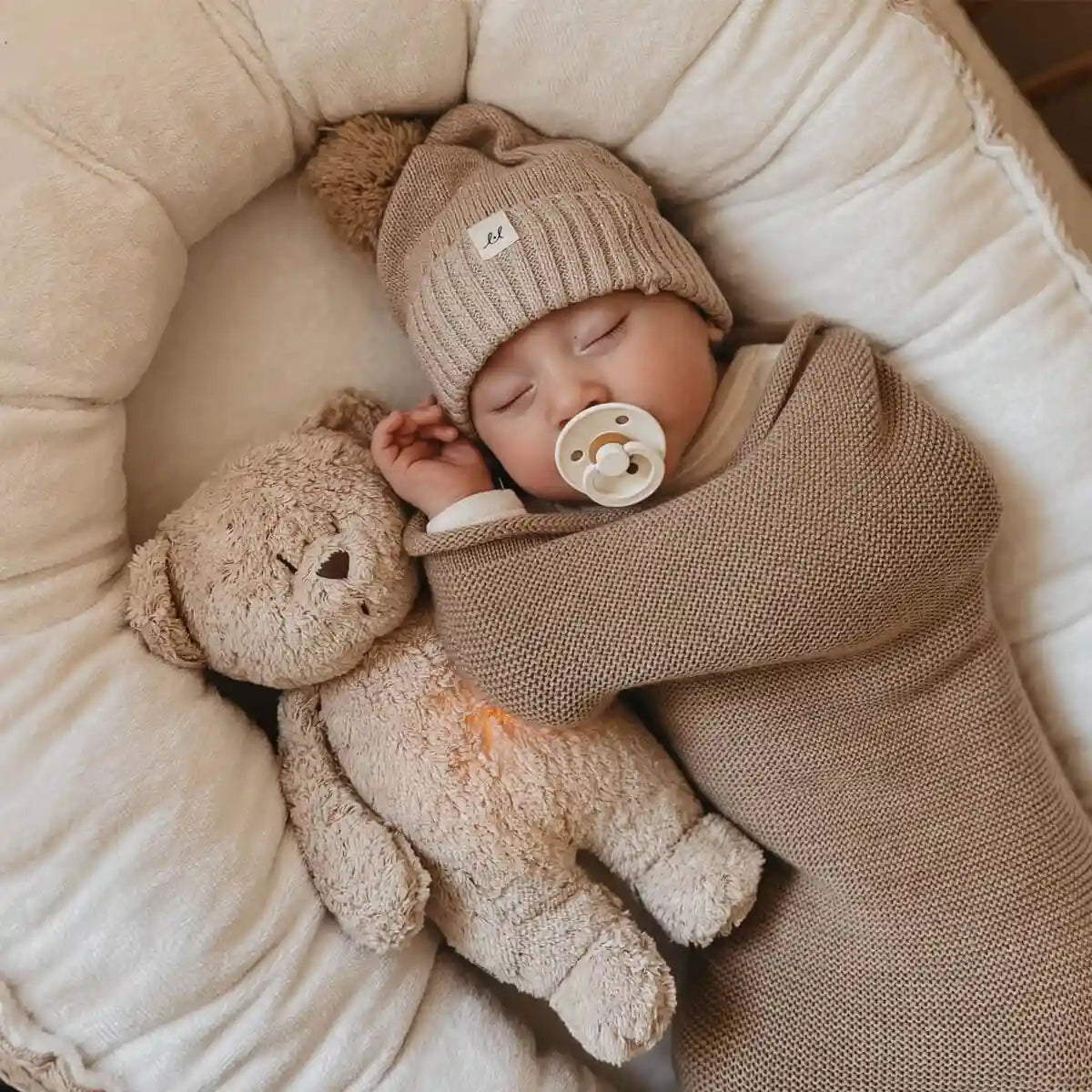 Peluche veilleuse bébé – douceur et nuits apaisées
