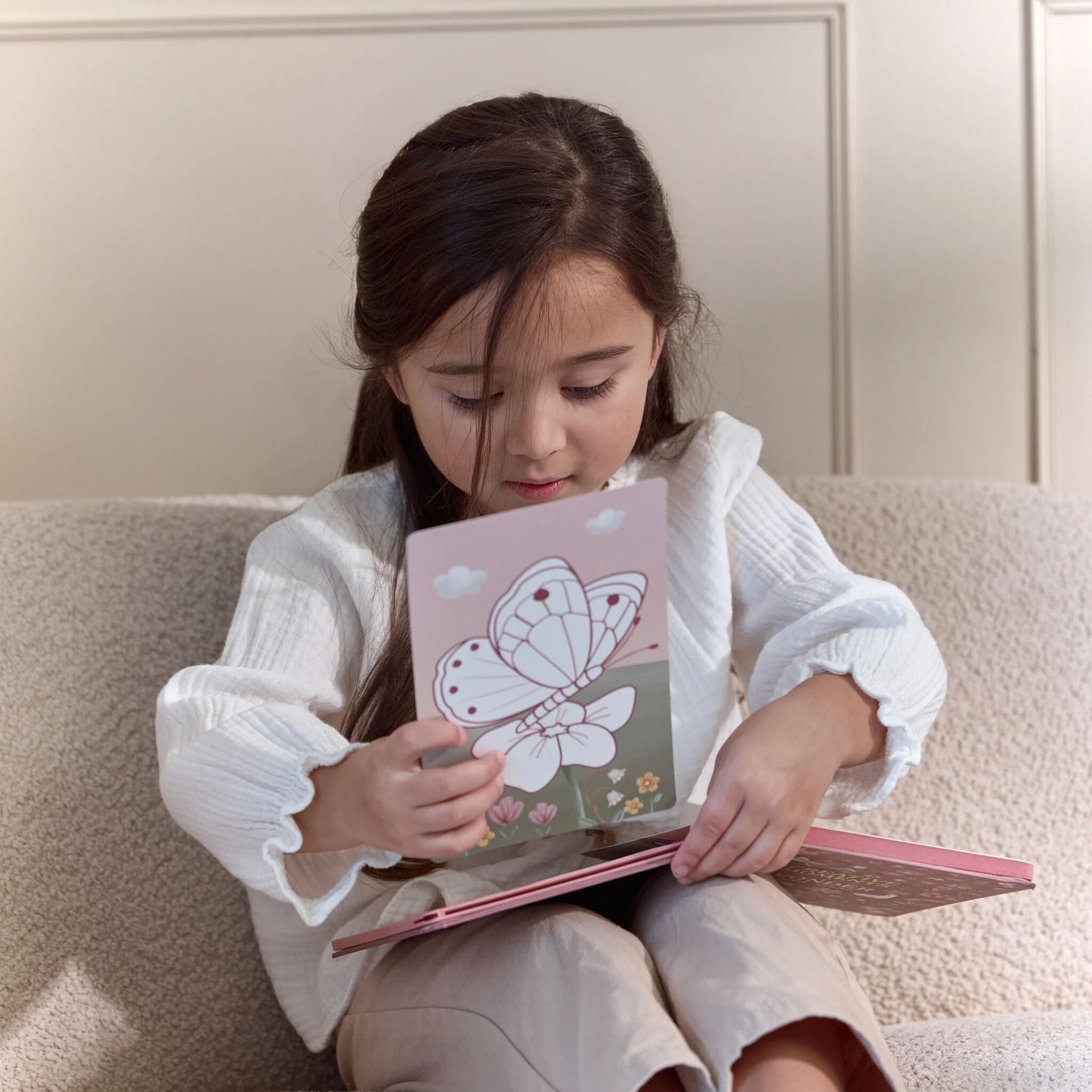 Tablette à dessin Little Dutch Rose - enfant en train de dessiner