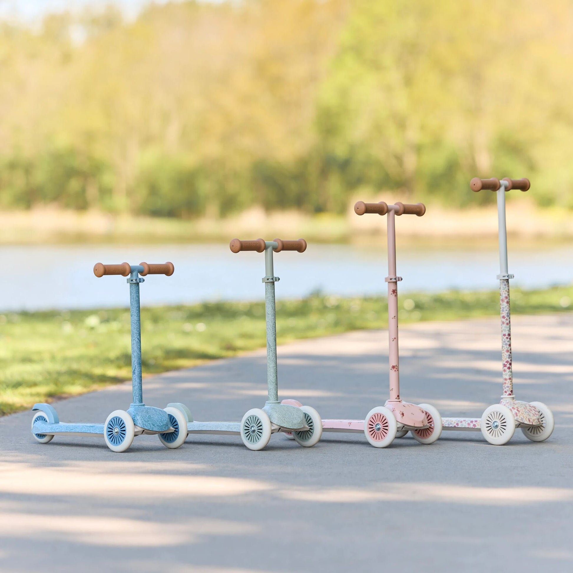 Gamme de trottinettes Little Dutch, coloris disponibles