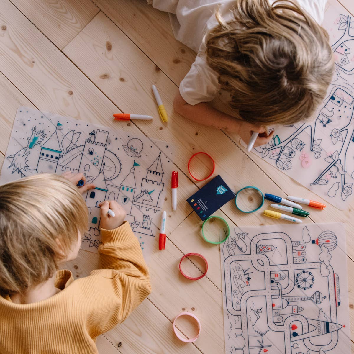 SuperPetit - Coloriage réutilisable - Set en silicone DREAM VAN 5 feutres