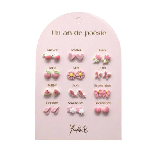 Kontiki - 12 Paires de Boucles d'oreilles "Un an de poésie" - Yuko B.: Rose
