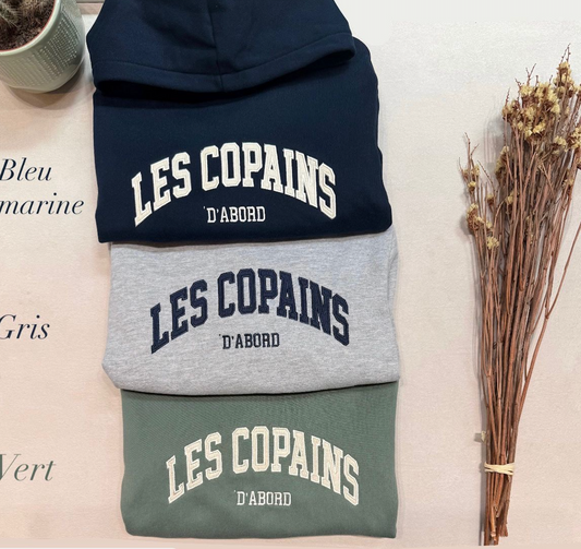 Sweat à capuche bleu marine "les copains d'abord"