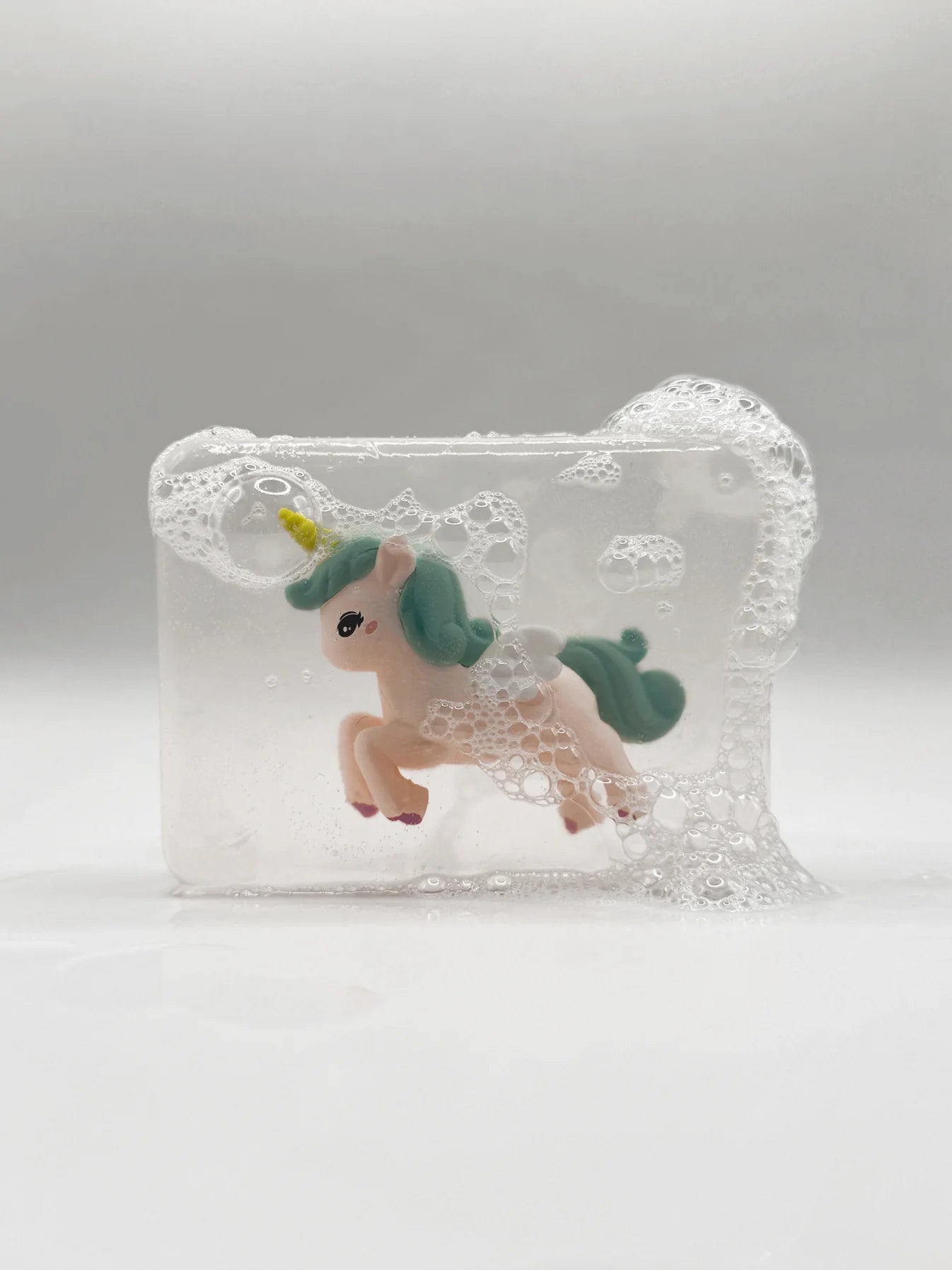 Savon avec figurine