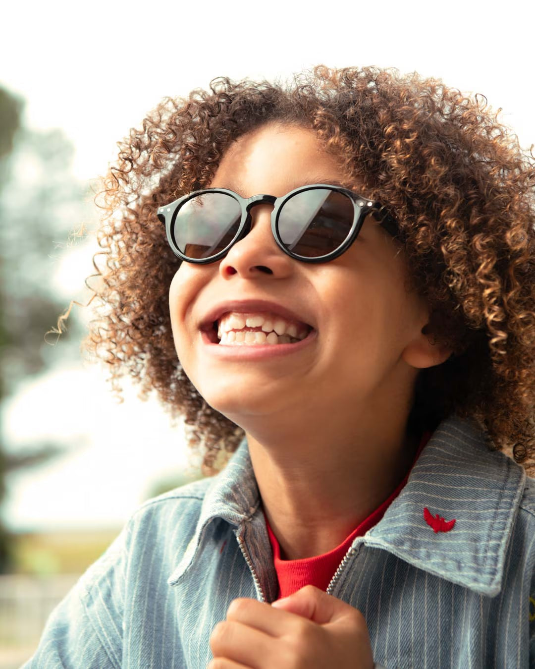 New - Lunettes de soleil enfanr 7-11 ans