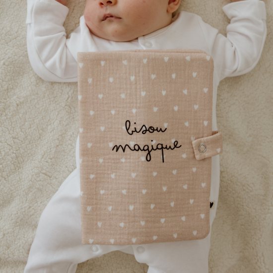 Protège carnet de santé gaze beige petits coeurs